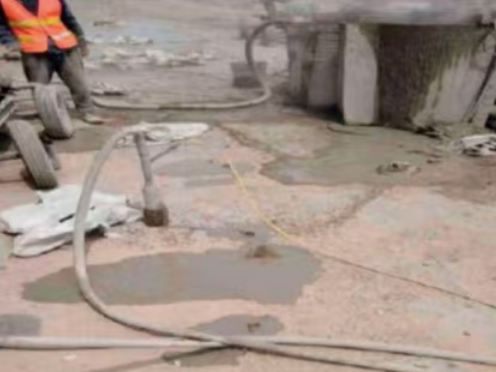 长海水泥混凝土路面板底注浆技术 路面脱空注浆整治方案